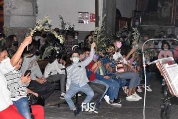 La procesión de La Burrita toma San Juan después de dos años de suspensión por la pandemia/Francisco Javier Santana y Antonio Alí.